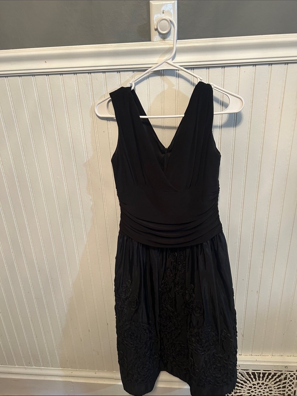 Jessica Howard Black Evening Dress with Subtle Sheen